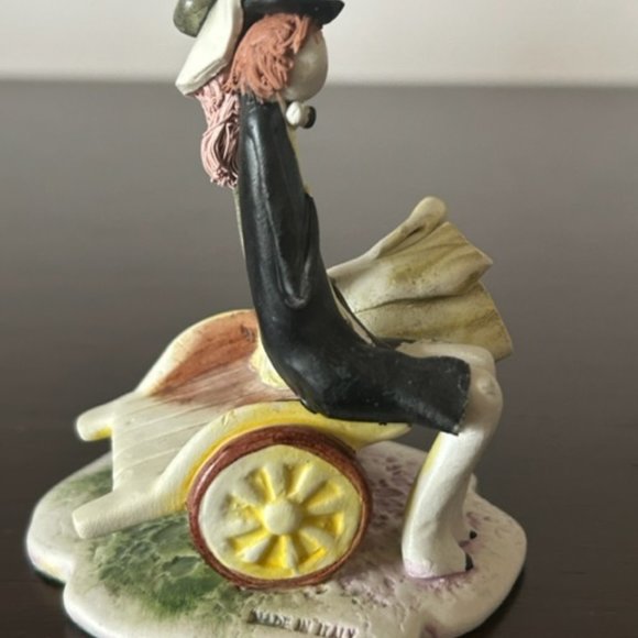ZAMPIVA ITALIAN  PORCELAIN FIGURINE COUPLE IN LOVE(Couple sitting on a cart) - Picture 6 of 7